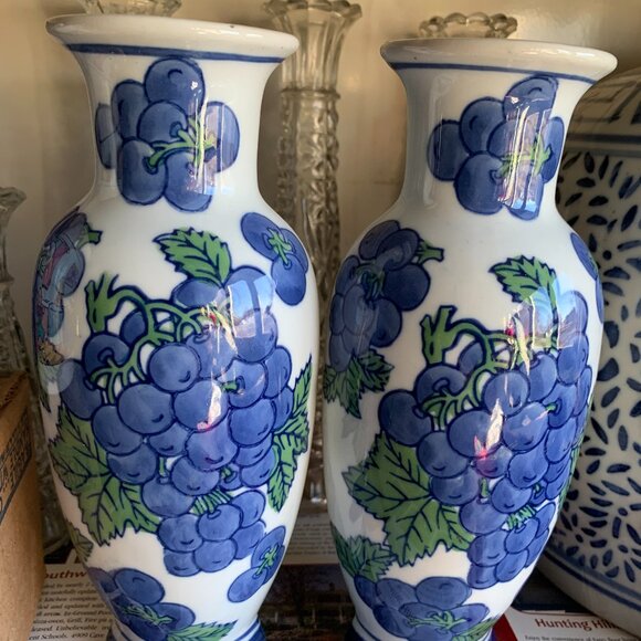 Chinese porcelain wall pocket vase blue and white set of 2 - Picture 6 of 10